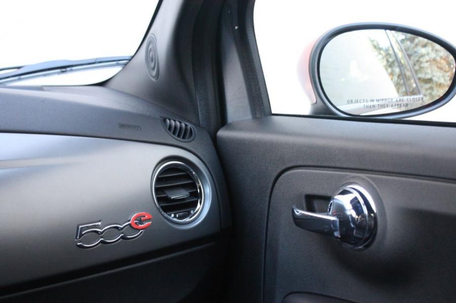  Fiat 500e 2013 года  (фото 94 из 141)